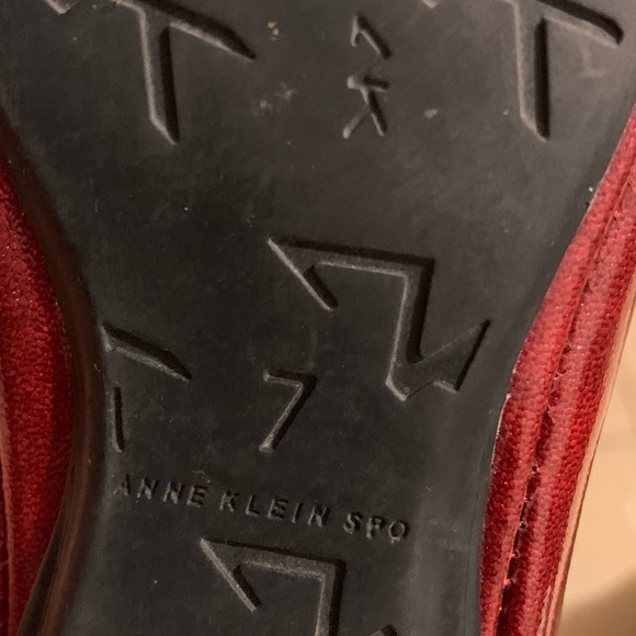 Flat red Anne Klein - Picture 7 of 7
